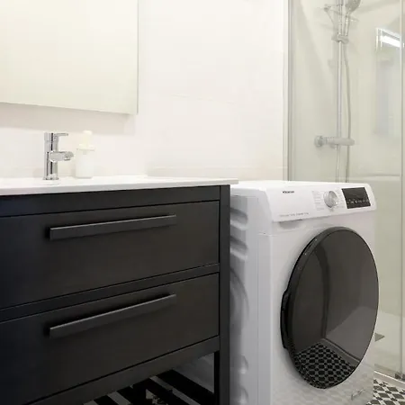 3 Hab Dobles, 2 Banos, Ac, Junto Al Casco Viejo Ol Bilbao