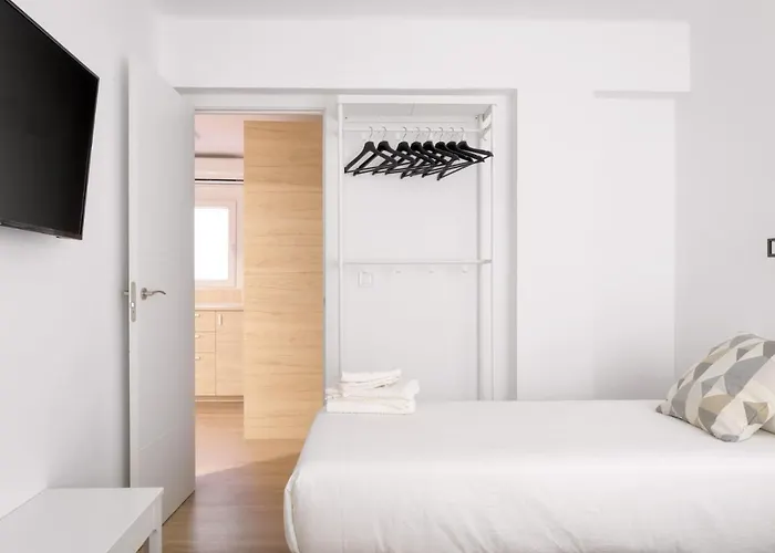 3 Hab Dobles, 2 Banos, Ac, Junto Al Casco Viejo Ol *