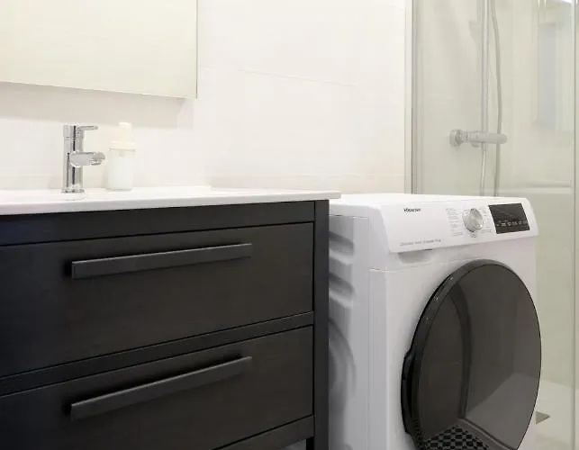 3 Hab Dobles, 2 Banos, Ac, Junto Al Casco Viejo Ol Bilbao